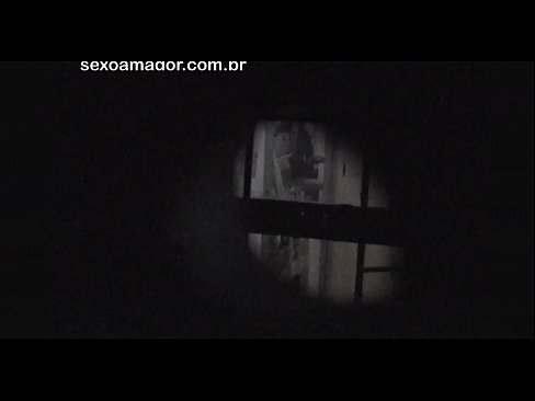 ❤️ Blondie filmohet fshehurazi nga një soditës i lagjes i fshehur pas tullave të zbrazëta Porno ruse në sq.vlad-massage-salon.ru ﹏