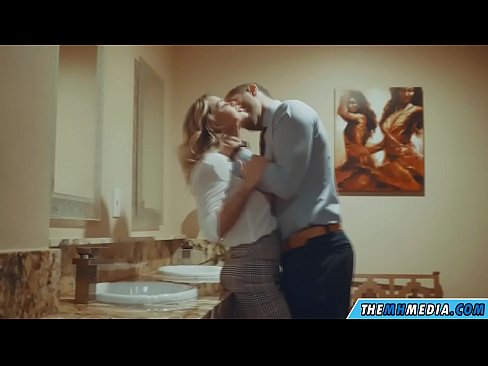 ❤️ Kur një bjonde me bukë ju josh në një banjë publike Porno ruse në sq.vlad-massage-salon.ru ﹏
